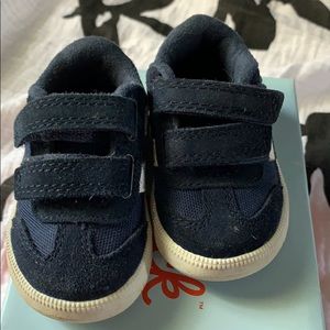 Boys sneakers